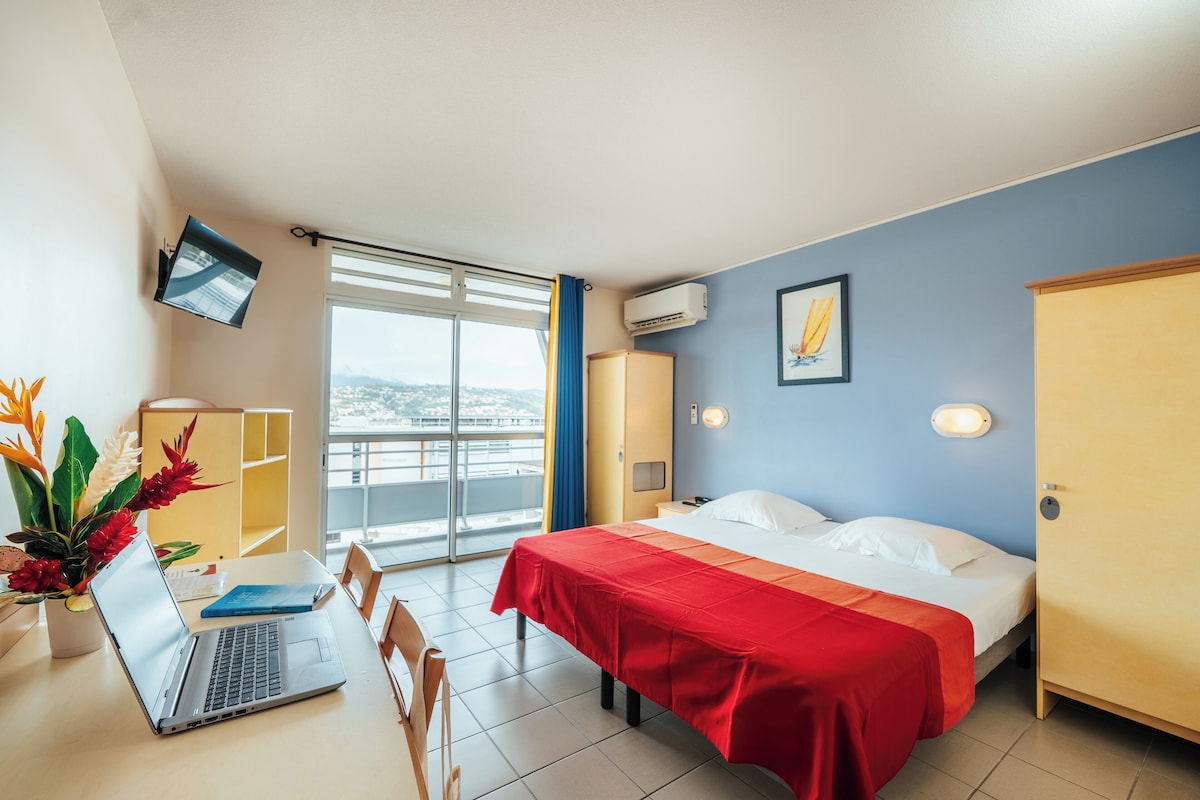 comparateur de prix d'hôtels sur ordinateur portable